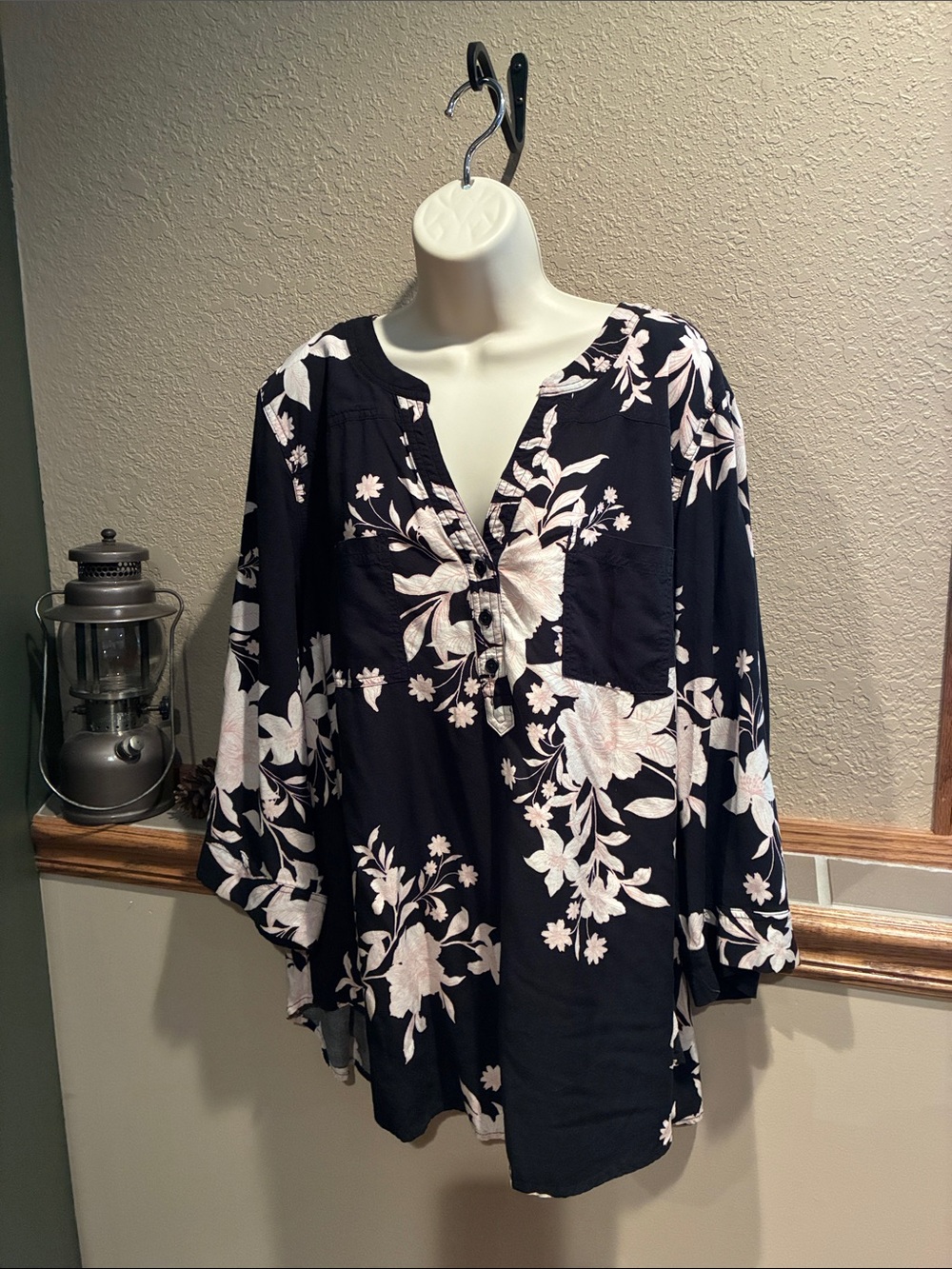 torrid Black and White Floral Henley Blouse